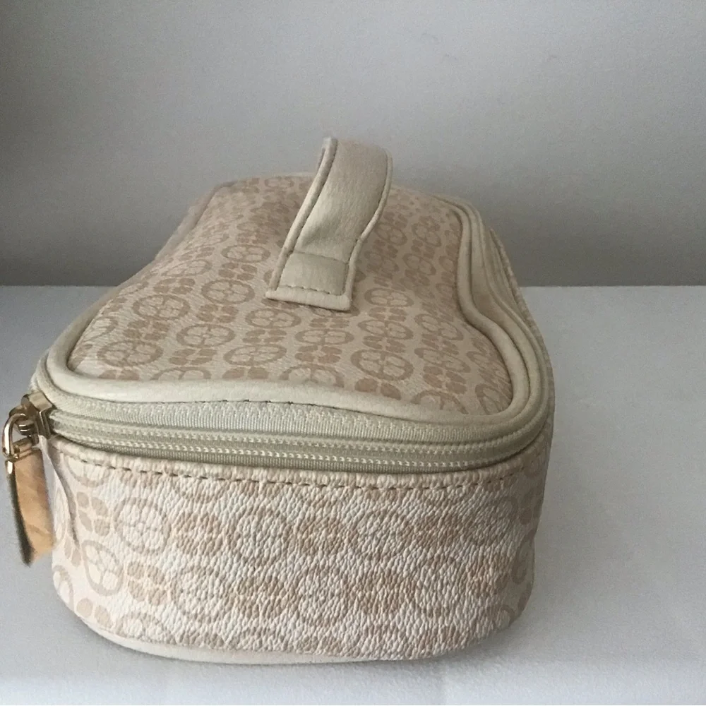 IMAN cosmetic, beauty travel case with free 10 piece